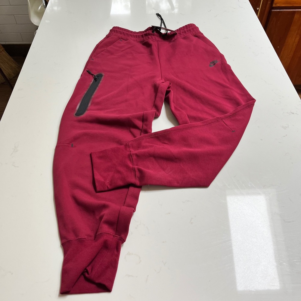 NWT Nike Womens Tech Fleece Joggers Cranberry Tapered Sweatpants DV6736-610 Sz M